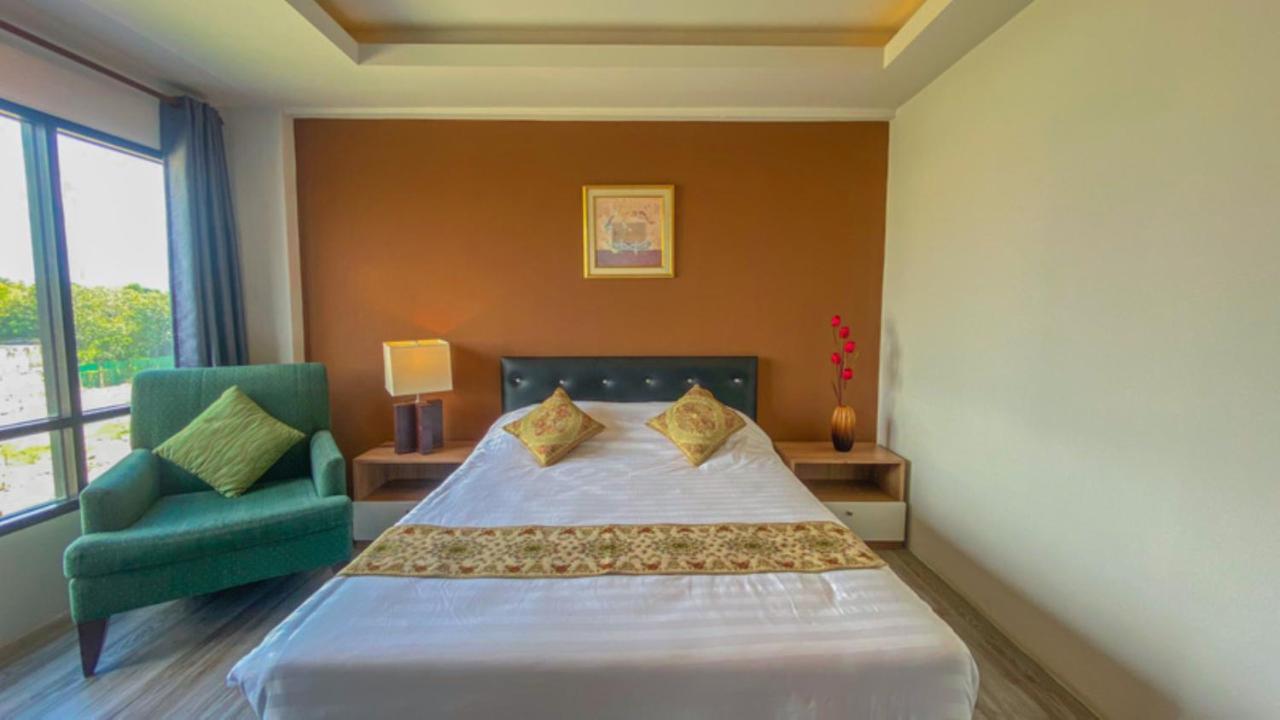 Hotel Plearnwan Deluxe Mansion à Bangkok Extérieur photo